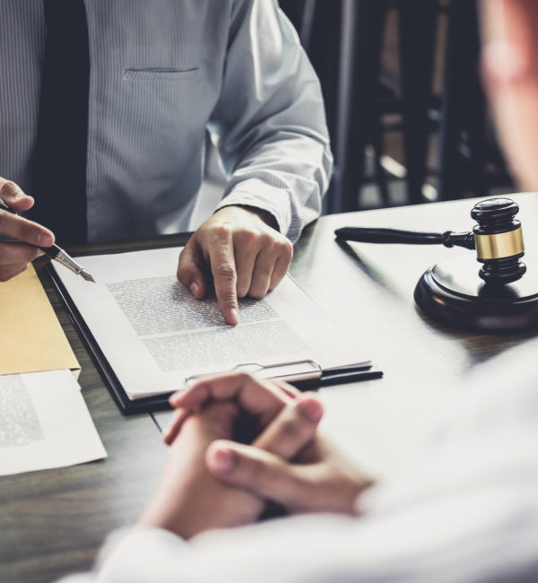 Miben tud segíteni a bejelentővédelmi ügyvéd?